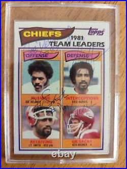 1982 Topps #109 Kansas City Chiefs 1981 Team Leaders Signed By Joe Delaney+3