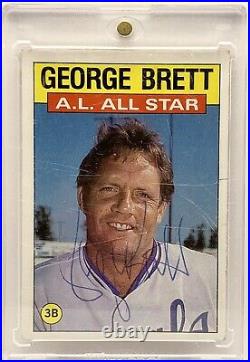 1985 TOPPS BASEBALL CARD #714 GEORGE BRETT Kansas City Royals AUTO Signed Card
