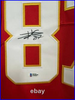 Jersey Kansas City Chiefs Team Hand Signed Travis Kelce BECKETT COA