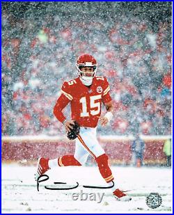 KANSAS CITY CHIEFS PATRICK MAHOMES SIGNED/AUTOGRAPHED 8 X 10 PHOTO WithCOA