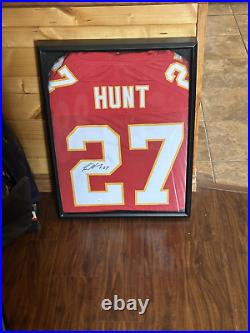 KAREEM HUNT Signed KANSAS CITY CHIEFS JERSEY JSA COA Framed 25x19x3