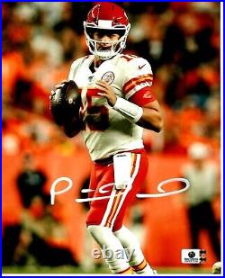 Kansas City Chiefs Patrick Mahomes Signed 8X10 Color Photo Global Authentics