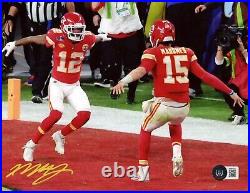 MECOLE HARDMAN SIGNED KANSAS CITY CHIEFS SUPER BOWL LVIII 8x10 PHOTO With MAHOMES