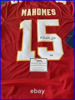 PATRICK MAHOMES Autographed Kansas City Chiefs Red Nike Limited Jersey FANATICS