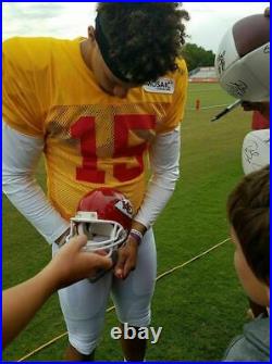 PATRICK MAHOMES KANSAS CITY CHIEFS 2019-20 SB TEAM SIGNED MINI HELMET withCOA