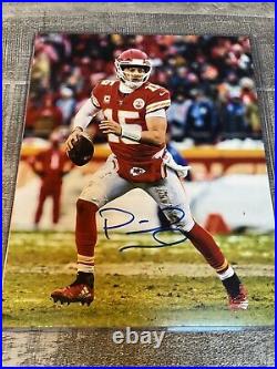 PATRICK MAHOMES SIGNED AUTOGRAPHED 8X10 PHOTO KANSAS CITY CHIEFS Dual COAs