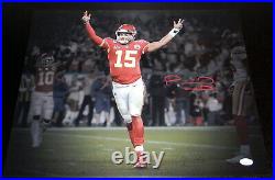 PATRICK MAHOMES SIGNED KANSAS CITY CHIEFS SUPER BOWL LIV ARMS UP 16x20 PHOTO JSA