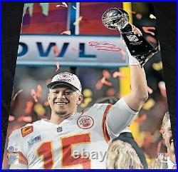 PATRICK MAHOMES SIGNED KANSAS CITY CHIEFS SUPER BOWL LVII TROPHY 16x20 PHOTO BAS