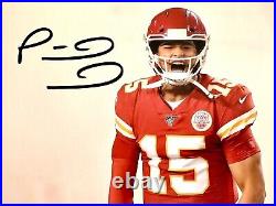 PATRICK MAHOMES signed 8x10 photo Kansas City Chiefs NFL Football Autograph COA
