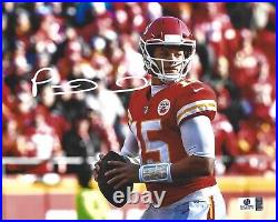 Patrick Mahomes Signed 8 x 10 Photo Superbowl Kansas City Chiefs KC COA NFL MVP