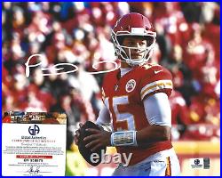 Patrick Mahomes Signed 8 x 10 Photo Superbowl Kansas City Chiefs KC COA NFL MVP