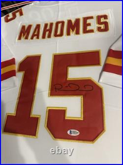 Patrick Mahomes Signed Framed Kansas City Chiefs Jersey Withbeckett COA