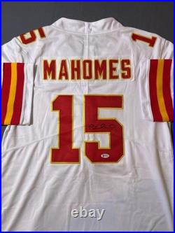 Patrick Mahomes Signed Kansas City Chiefs Autographed Jersey with Beckett COA Patrick Mahomes Signed Kansas City Chiefs Autographed Jersey with Beckett COA