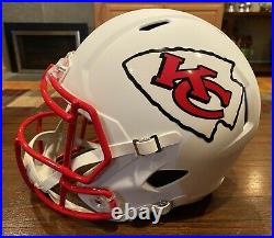 Patrick Mahomes Signed Kansas City Chiefs Flat White Full Size Helmet Beckett 1