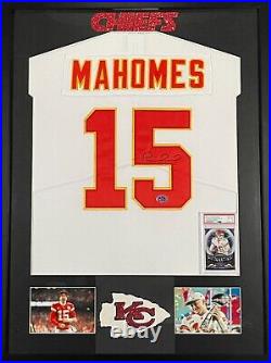 Patrick Mahomes Signed Kansas City Chiefs Jersey Football Framed Graded Card PSA