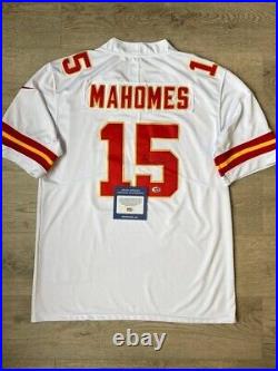 Patrick Mahomes Signed Kansas City Chiefs Jersey Football Framed Graded Card PSA
