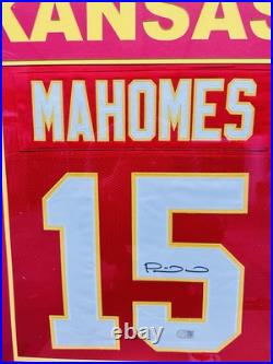 Patrick Mahomes Signed RED KANSAS CITY CHIEFS JERSEY NFL Framed