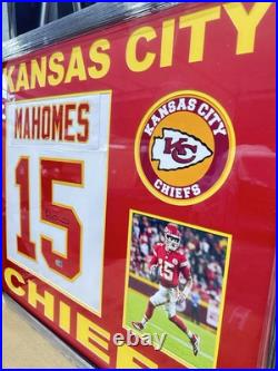 Patrick Mahomes Signed WHITE KANSAS CITY CHIEFS JERSEY NFL Framed