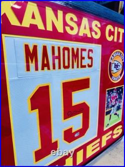 Patrick Mahomes Signed WHITE KANSAS CITY CHIEFS JERSEY NFL Framed
