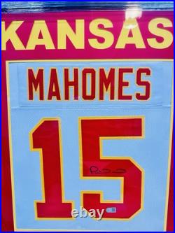 Patrick Mahomes Signed WHITE KANSAS CITY CHIEFS JERSEY NFL Framed