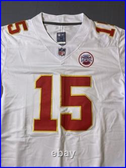 Signed Kansas City Chiefs Patrick Mahomes Autographed Jersey withCOA